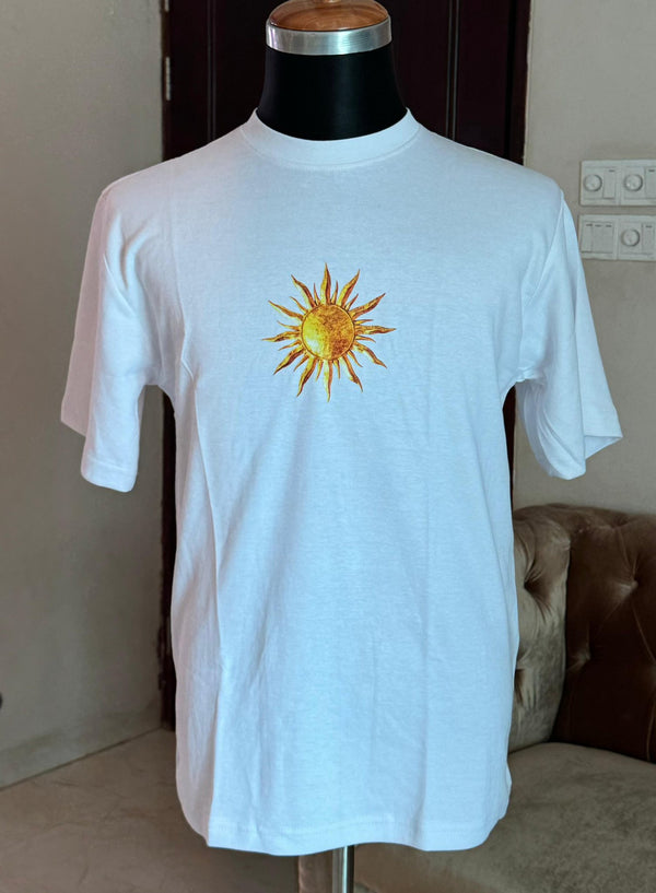 Unisex t shirt crafted with durable, breathable fabrics for all-day comfort