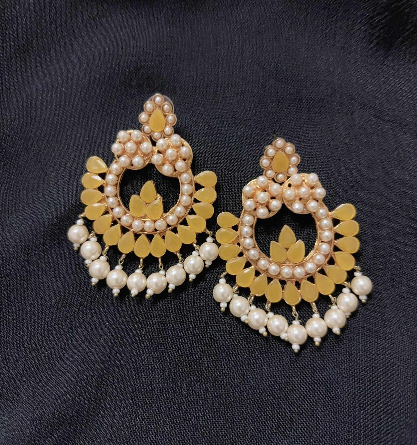 Brand New Earring Pair – Stylish & Trendy